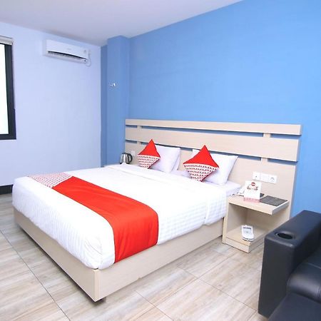 Oyo 592 Budget Hotel By The Harbour パダン エクステリア 写真