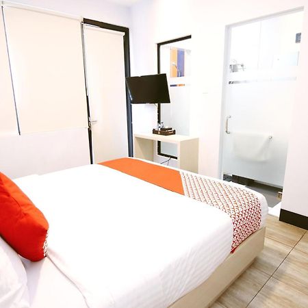 Oyo 592 Budget Hotel By The Harbour パダン エクステリア 写真