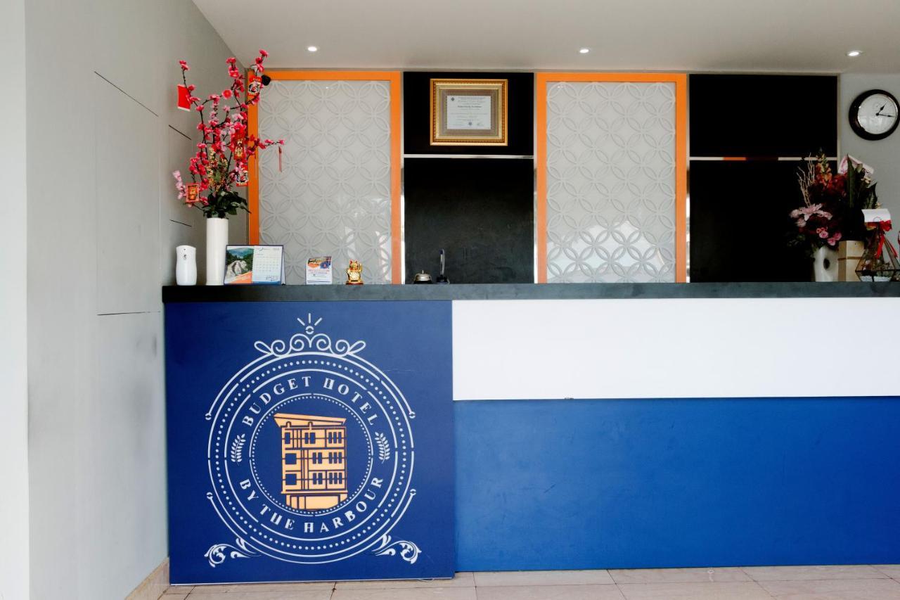 Oyo 592 Budget Hotel By The Harbour パダン エクステリア 写真