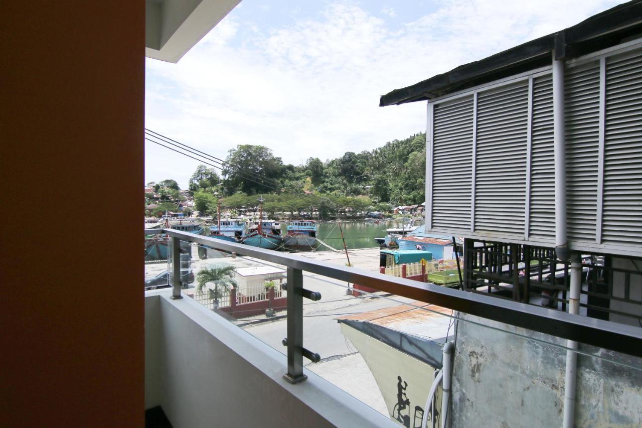 Oyo 592 Budget Hotel By The Harbour パダン エクステリア 写真