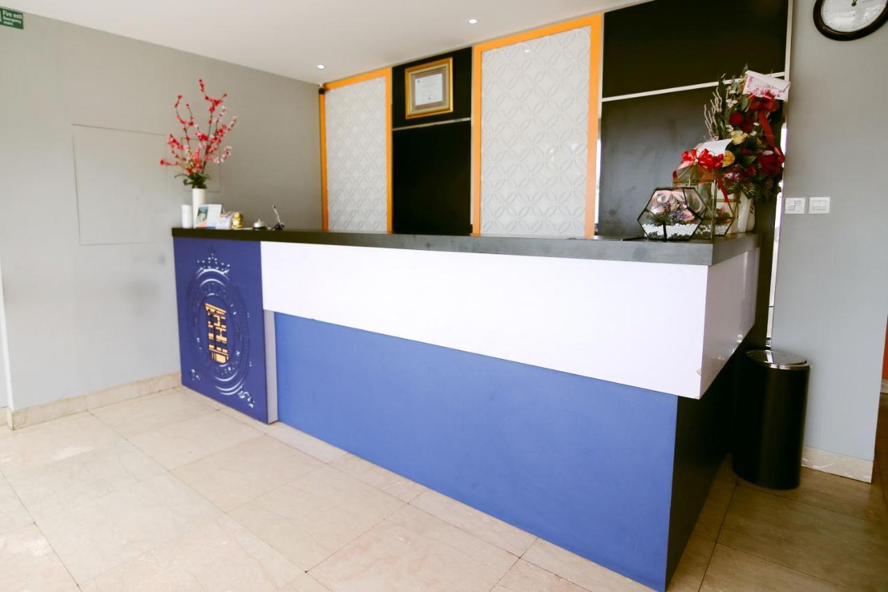 Oyo 592 Budget Hotel By The Harbour パダン エクステリア 写真