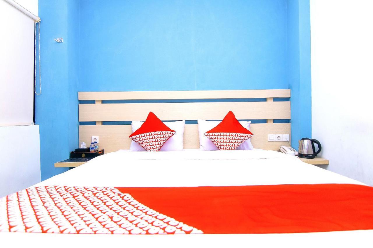 Oyo 592 Budget Hotel By The Harbour パダン エクステリア 写真