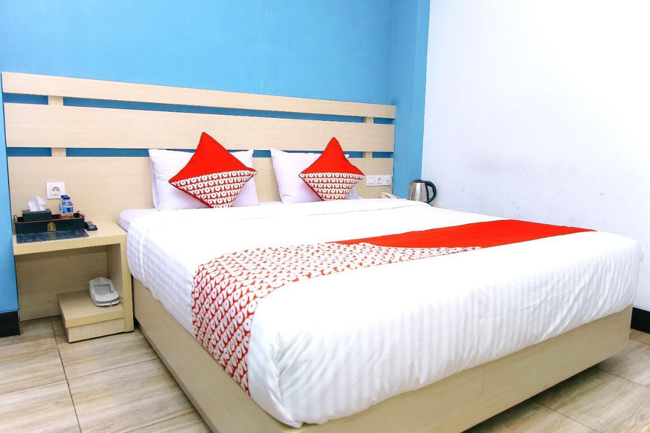 Oyo 592 Budget Hotel By The Harbour パダン エクステリア 写真